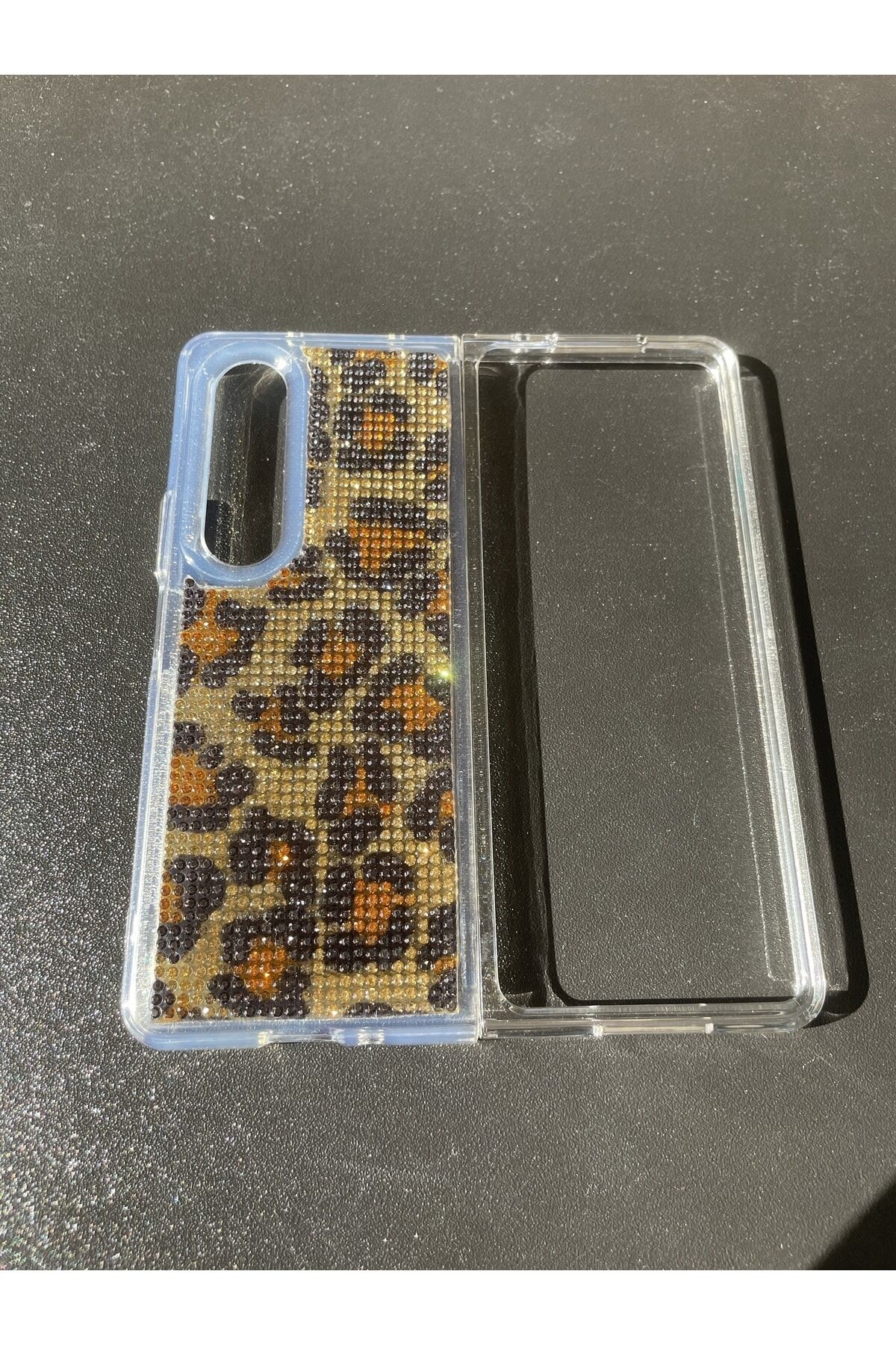 Samsung Galaxy Z Fold 4 Uyumlu Diamonds Taşlı Kılıf Leopar