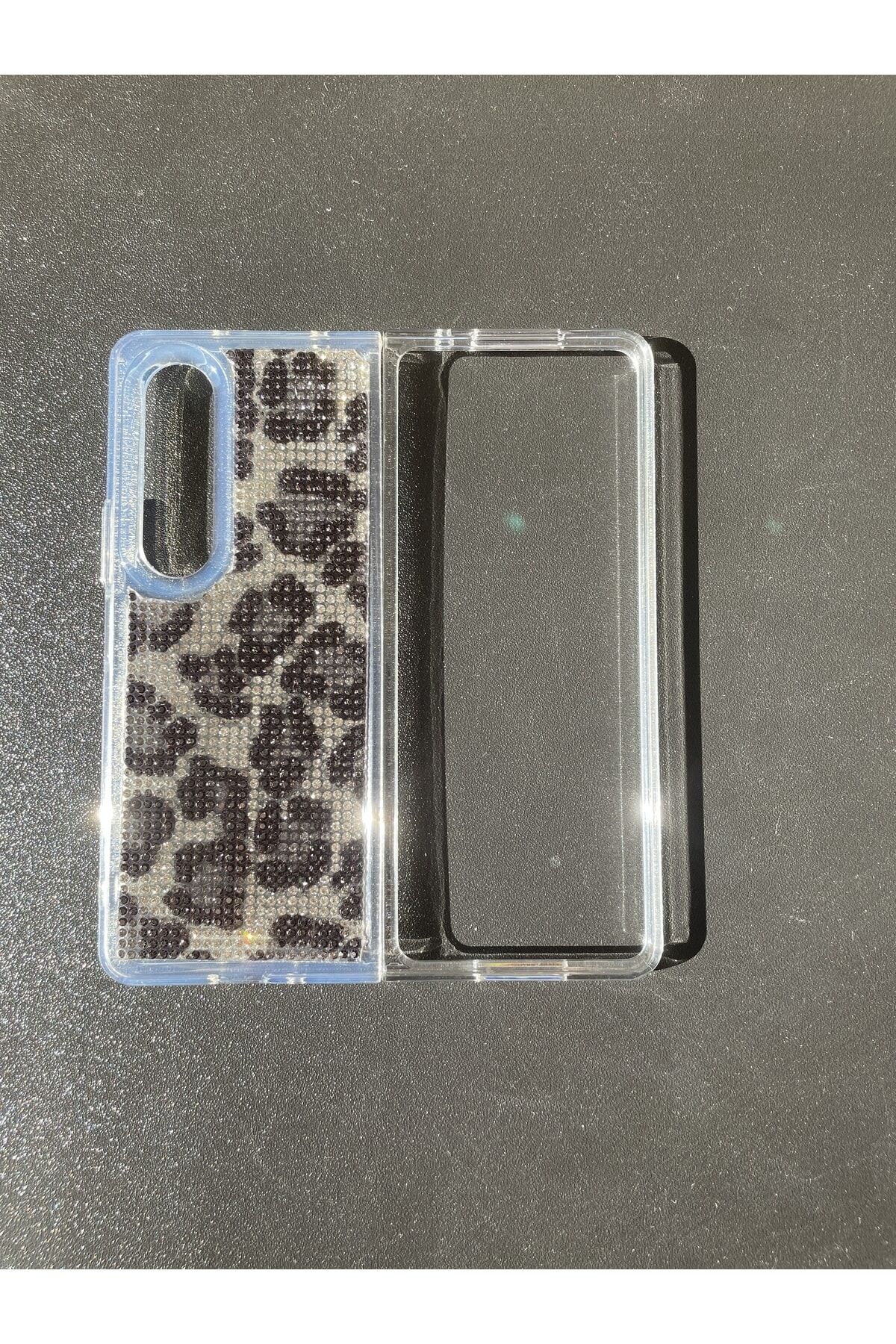 Samsung Galaxy Z Fold 4 Uyumlu Diamonds Taşlı Kılıf Siyah Leopar