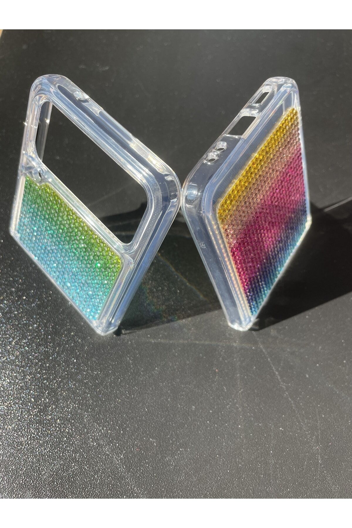 Samsung Galaxy Z Flip 3 Uyumlu Diamonds Taşlı Kılıf Gökkuşağı