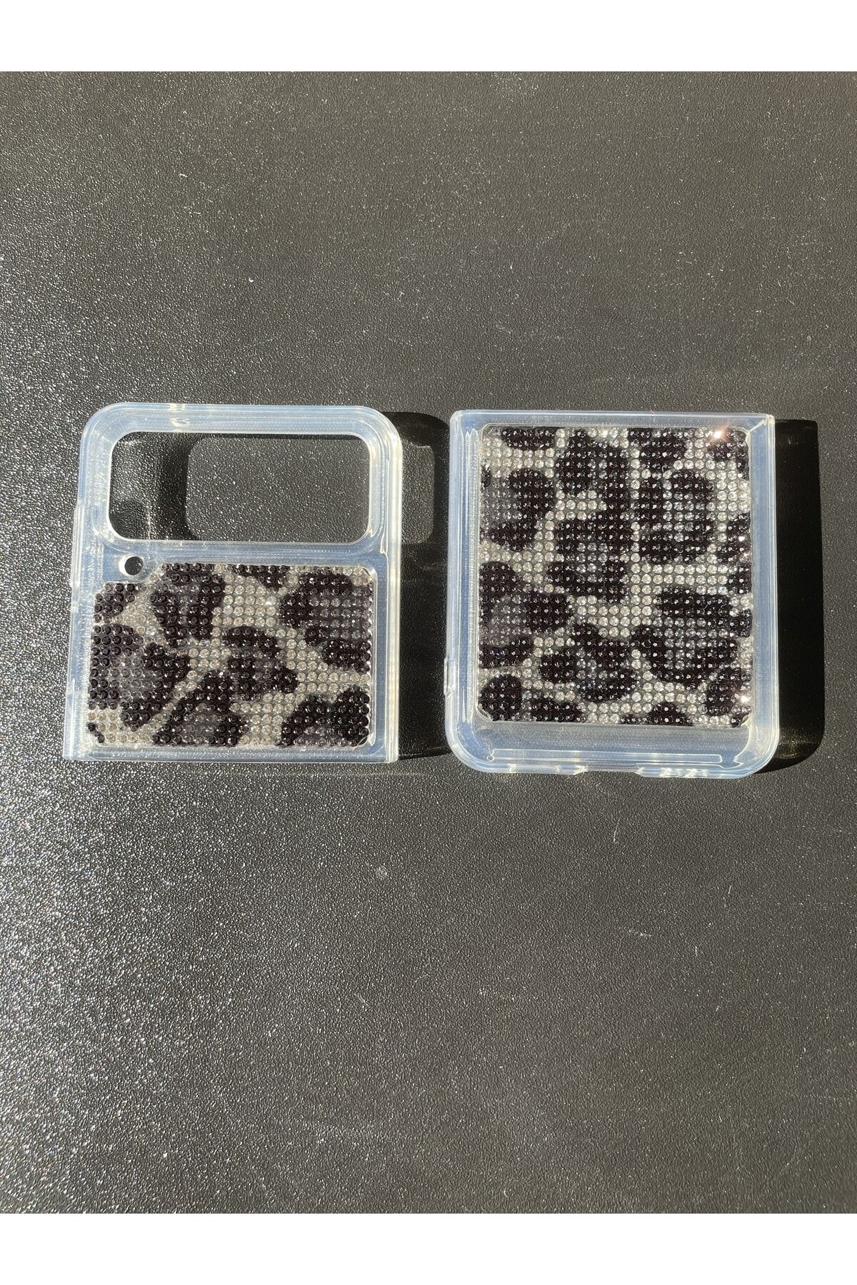 Samsung Galaxy Z Flip 3 Uyumlu Diamonds Taşlı Kılıf Siyah Leopar