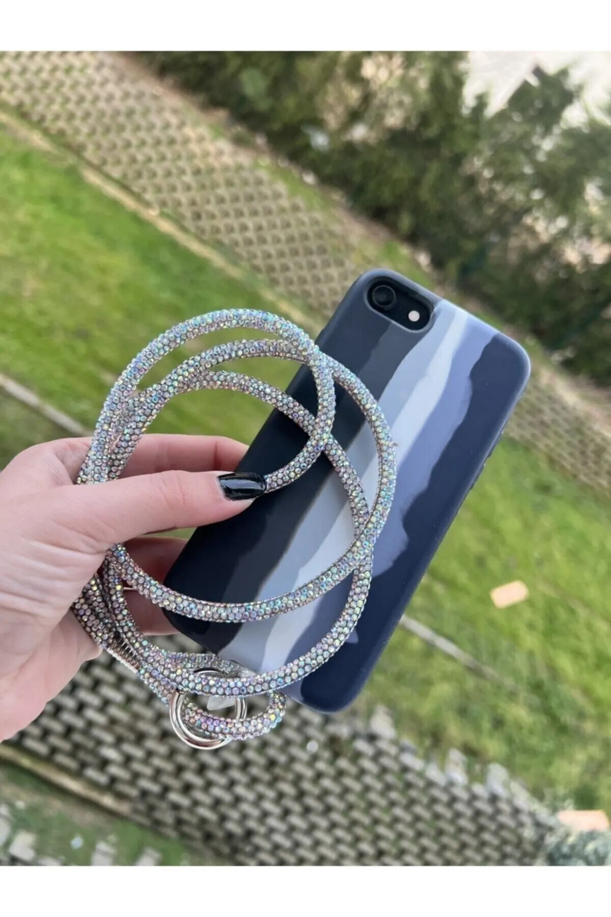 Taşlı Telefon Askısı Gökkuşağı Boyun Askısı Gümüş
